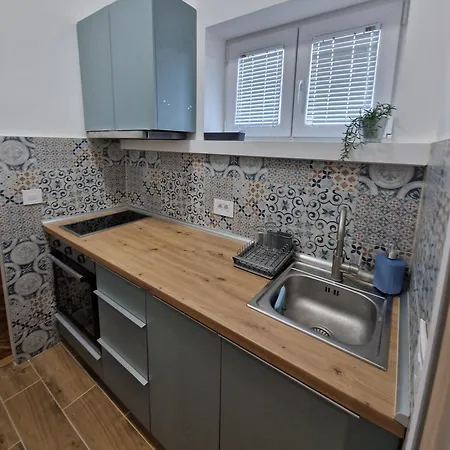 Vera Apartman *